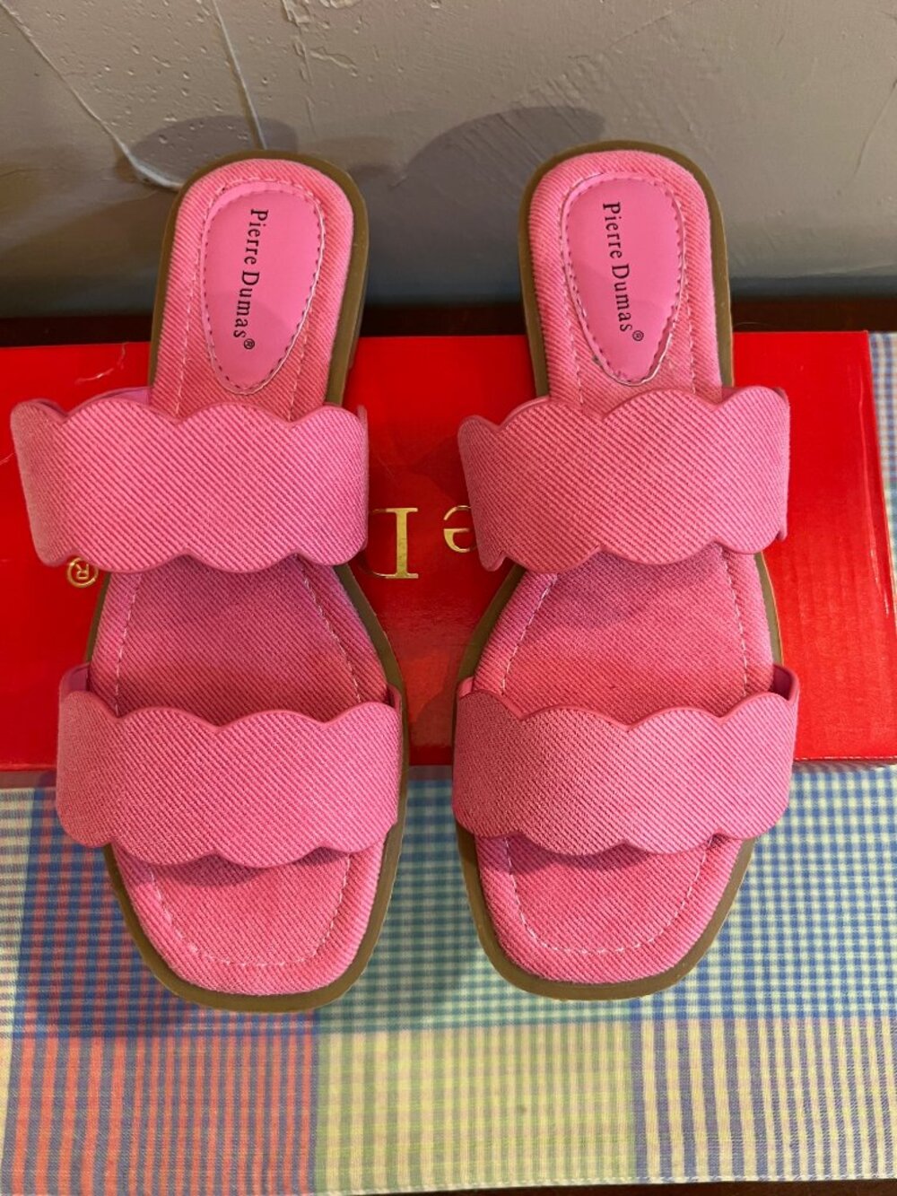 NEW Pierre Dumas Pink Scalloped Slide Sandals Casual Summer Flats - Size 6.5